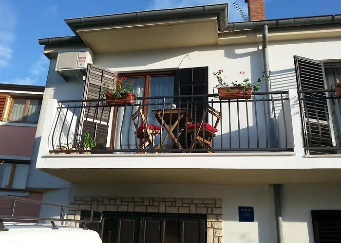 Bozac Apartment *